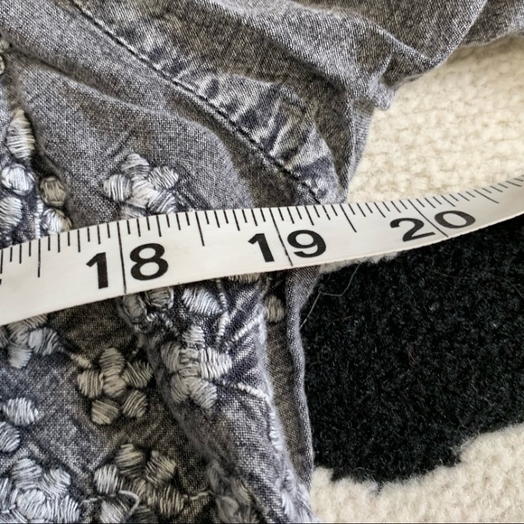 Solitare Boho Mineral Wash Embroidered Bell Sleeve Top Gray Size Medium - Picture 9 of 11